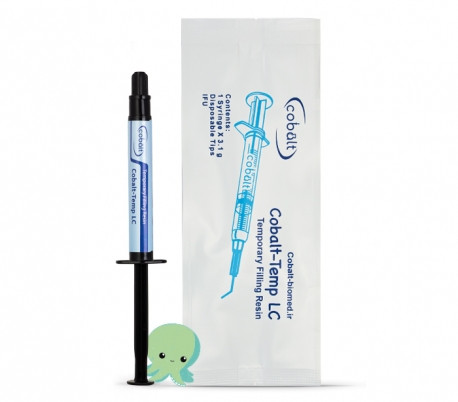 پانسمان موقت نوری کبالت | سرنگ سفید در کنار حفره دندان آماده پرشدن + نور دستگاه لایت کیور | panamal.ir