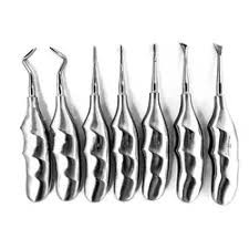 عکس الواتور آناتومیک فالکن با نمای دقیق دسته و تیغه روی زمینه سفید